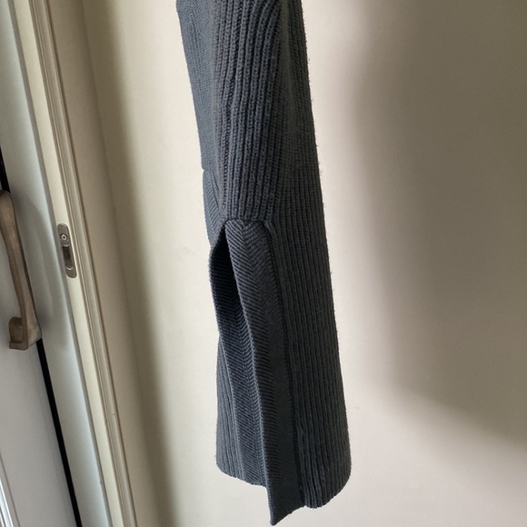 Aritzia/ Wilfred knit sweater vest, taupe/sage colour - Picture 2 of 3